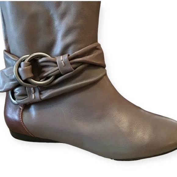 B Makowsky Rebay Leather Upper Slouchy Boots - Picture 2 of 4